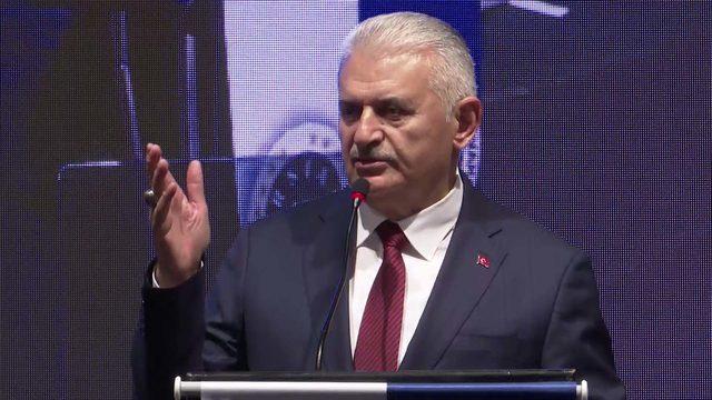 Binali Yıldırım Erzincanlılarla iftarda buluştu