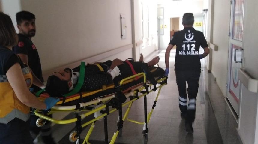 Motosiklet ile otomobil &ccedil;arpıştı: 1 yaralı