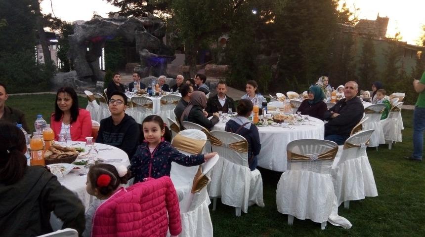 İl&ccedil;e Milli Eğitim personeli iftarda buluştu