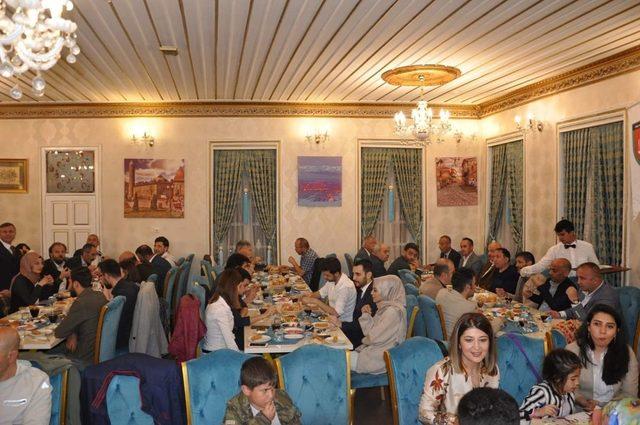 Türk Hukuk Enstitüsünden iftar yemeği