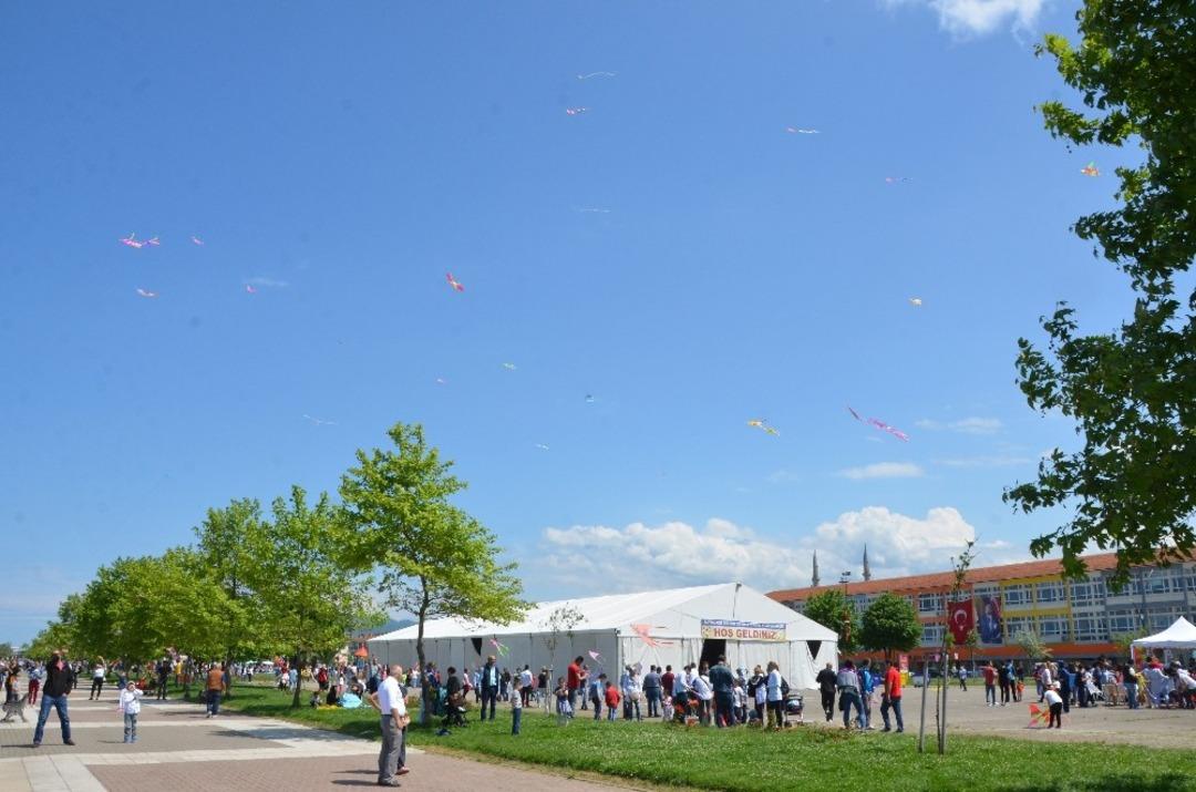 Ordu&rsquo;da g&ouml;ky&uuml;z&uuml; u&ccedil;urtmalarla şenlendi