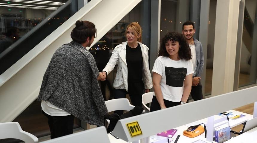 Başkan Doğan k&uuml;t&uuml;phanede &ouml;ğrencilerle sahur yaptı