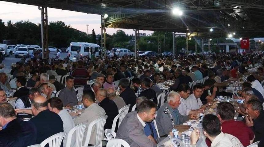 Yeni&ccedil;iftlik K&ouml;y&uuml; Muhtarlığından 2 bin kişilik iftar