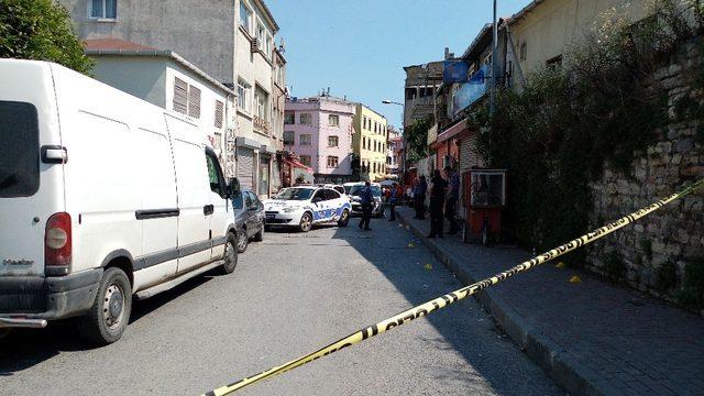 Balat’ta silahlı kavga: 3 yaralı