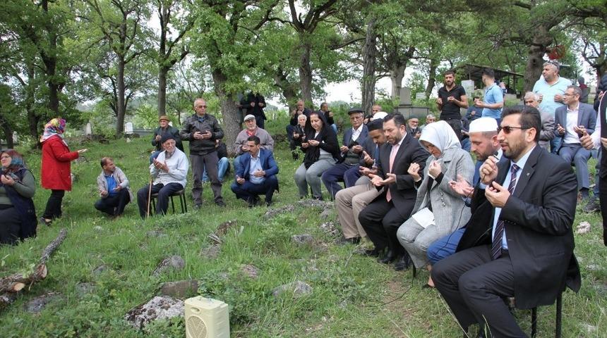 Şehit Polis Memuru Kalmış, mezarı başında anıldı
