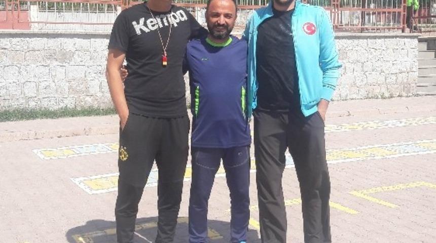 Hentbole 200 &ouml;ğrenci ile alt yapı yeni sezona hazırlanıyor