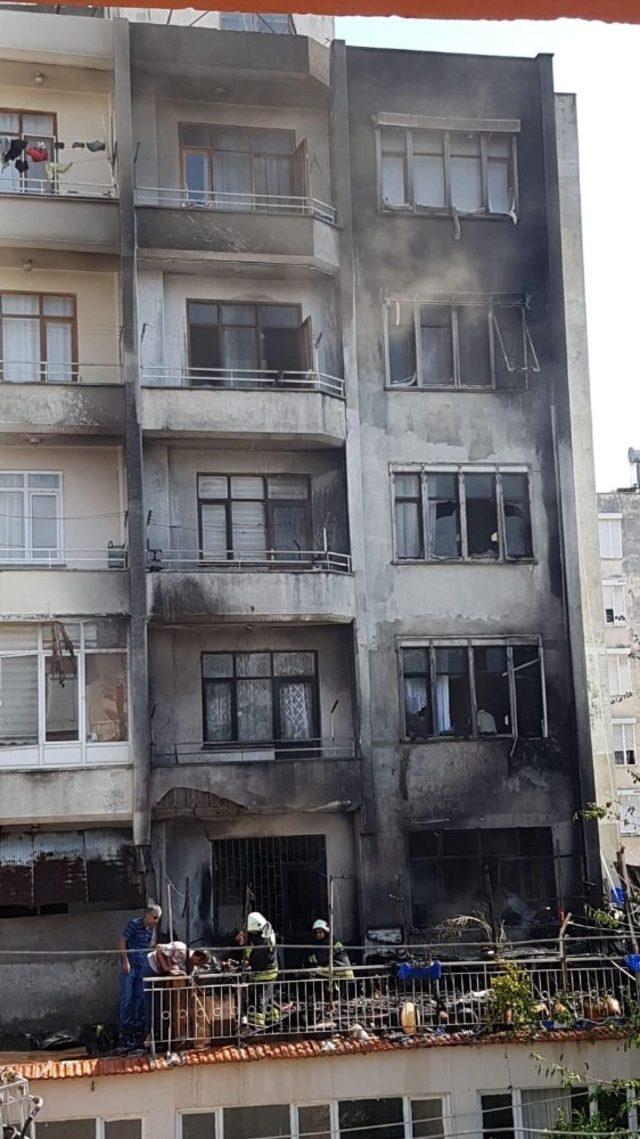 Antalya’da ev yangını