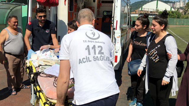 Ambulans helikopterle hastaneye sevk edilen Eflin'in annesinin gözyaşları