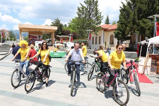 Başkan Özcan’dan, Arılar Varsa Yarınlar Var projesine destek