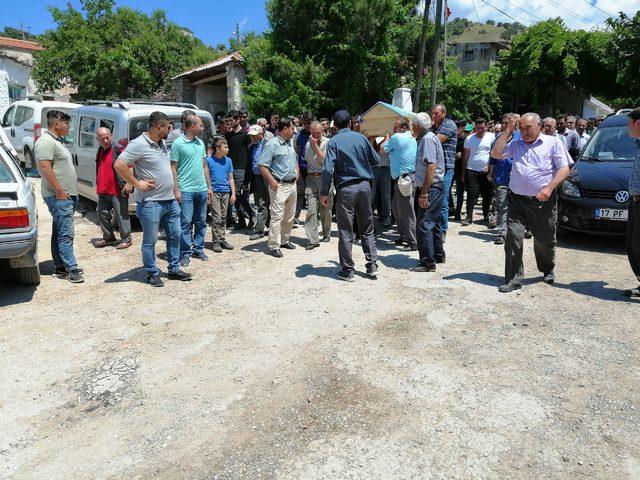 Ayvacık’ta denizde boğulan lise öğrencileri toprağa verildi