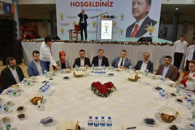 AK Parti Bursa İl Teşkilatı iftarda buluştu