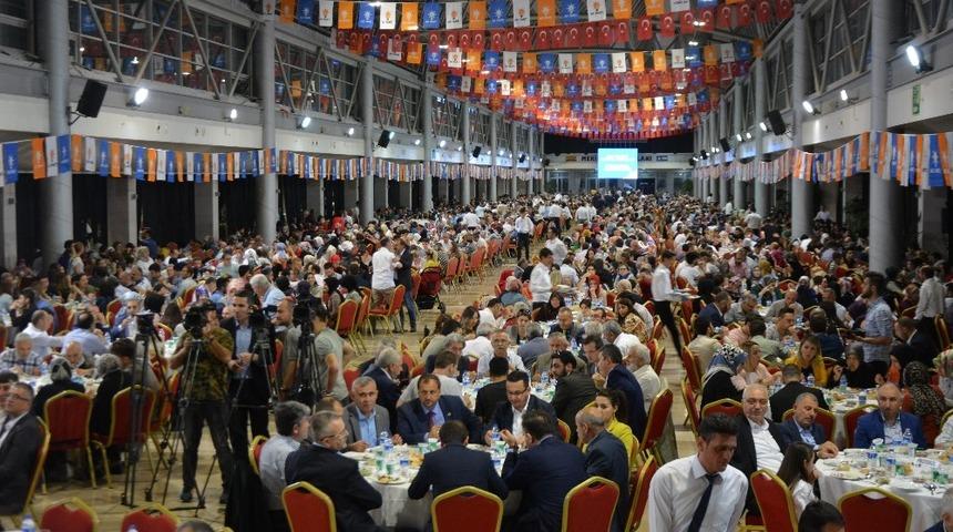 AK Parti Bursa İl Teşkilatı iftarda buluştu