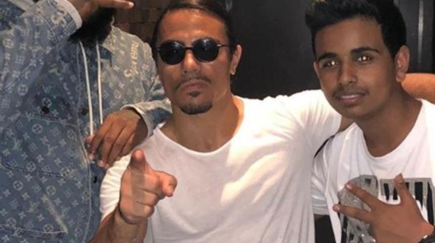  Dünya onun mezuniyetini konuşuyor