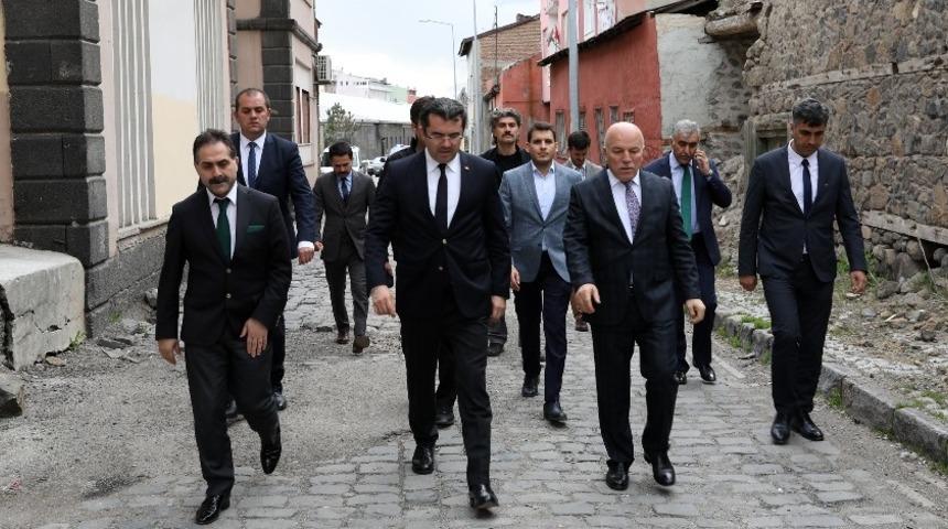 Başkan Sekmen&rsquo;den kentsel d&ouml;n&uuml;ş&uuml;m gezisi