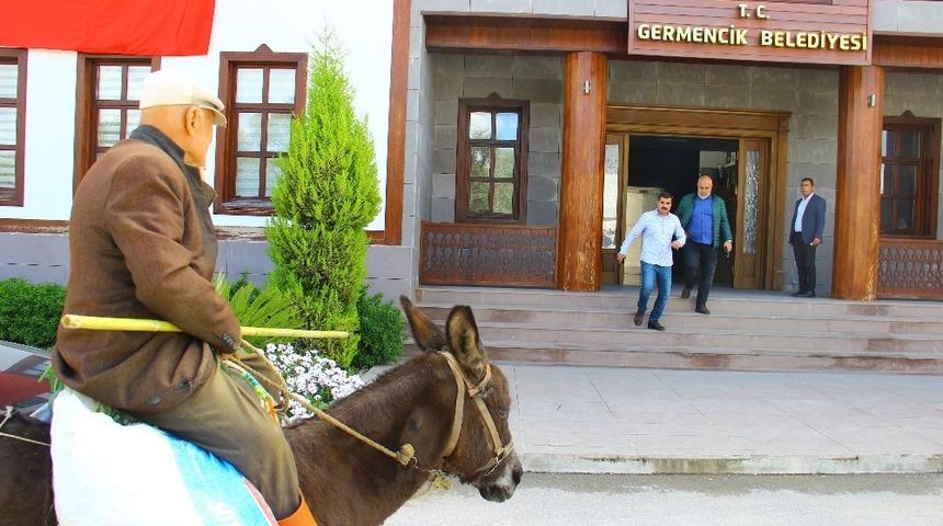 Hizmet diye buna denir