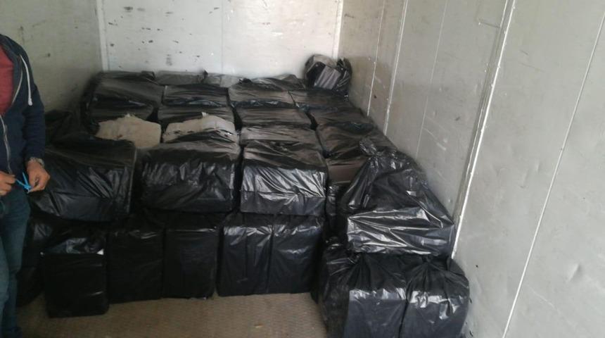 Van&rsquo;da 32 bin 500 paket ka&ccedil;ak sigara ele ge&ccedil;irildi