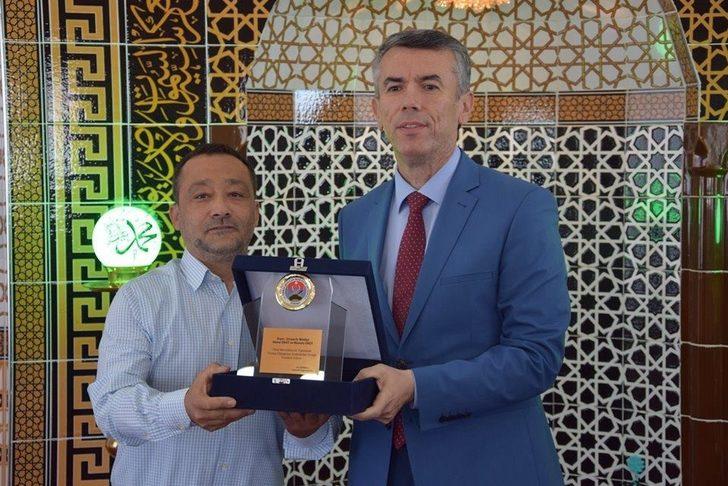 Hayırseverlerden Edremit 15 Temmuz Şehitler İmam Hatip Ortaokuluna örnek mescit G2