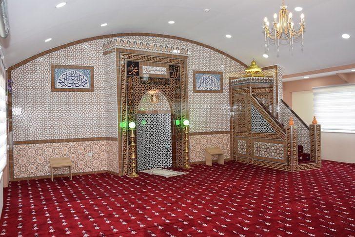 Hayırseverlerden Edremit 15 Temmuz Şehitler İmam Hatip Ortaokuluna örnek mescit G3