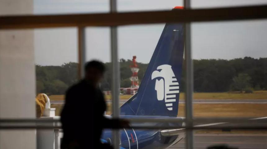 U&ccedil;ağa ge&ccedil; kalan bakan istifa etti