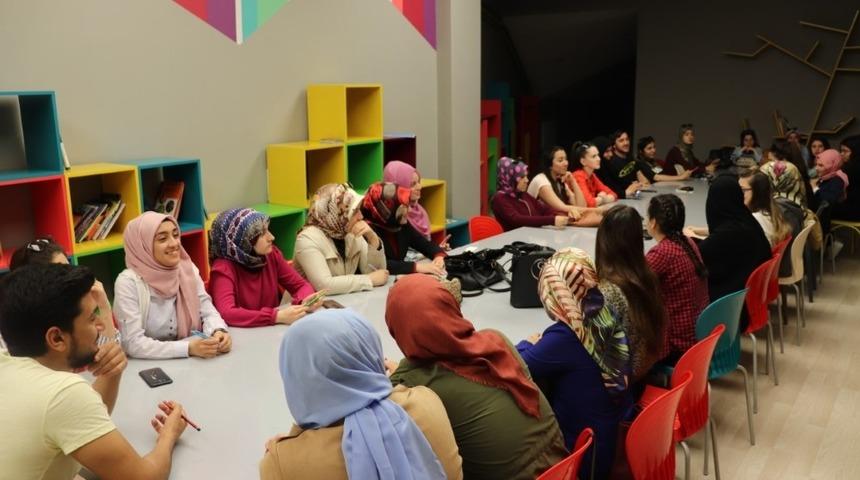 Bilim Merkezinin G&ouml;n&uuml;ll&uuml; Bilim Rehberleri