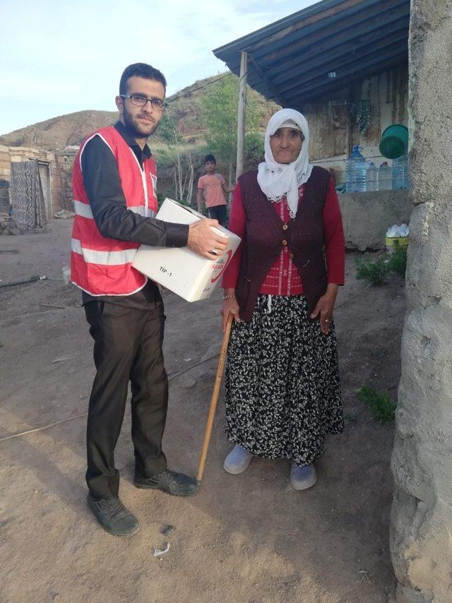 Türk Kızılay’ı Doğubayazıt Şubesi yardımlarına hızlı başladı 3