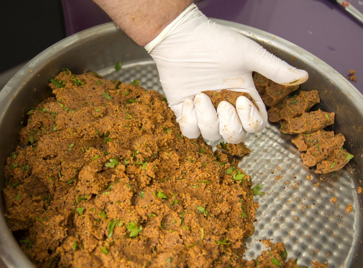 &Uuml;reticilerden &ccedil;iğ k&ouml;ftede, kiremit tozu ve ket&ccedil;ap hilesi uyarısı