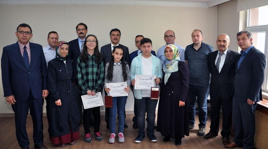 G&uuml;m&uuml;şhane&rsquo;de 10. Matematik ve Fen Bilim Olimpiyatlarının &ouml;d&uuml;l t&ouml;reni d&uuml;zenlendi