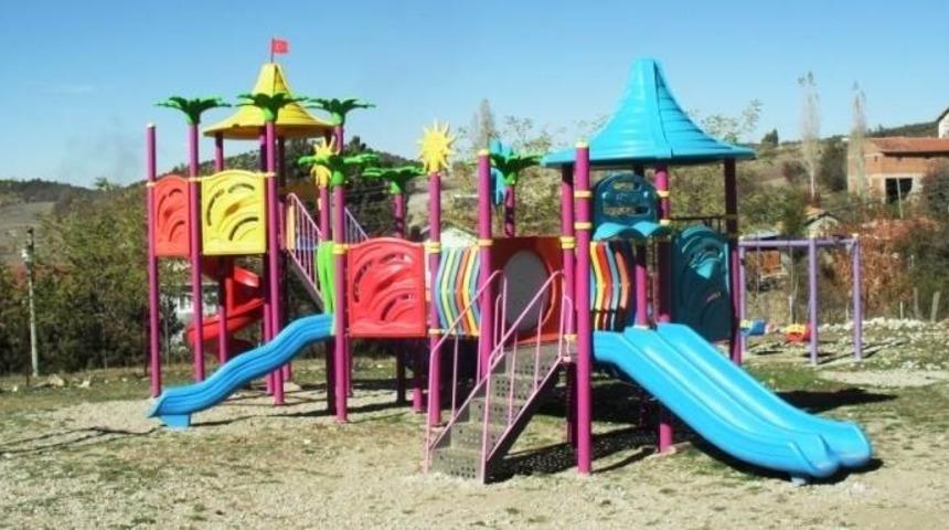 Simav Kaymakamlığından 12 k&ouml;ye &ccedil;ocuk parkı