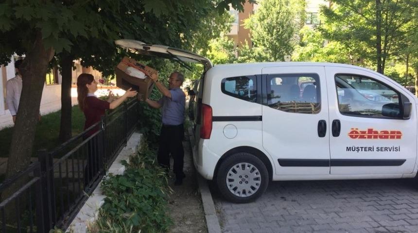 &Ouml;zhan G&ouml;n&uuml;ll&uuml;leri&rsquo;nden kıyafet bağışı