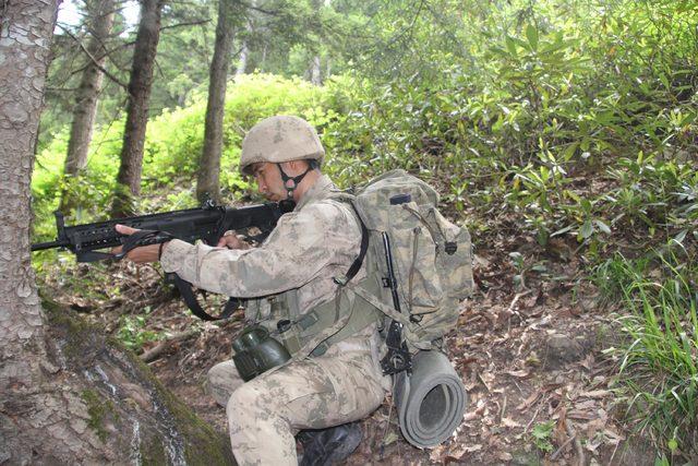 Karadeniz'de, JÖH ve komandoların PKK operasyonu sürüyor