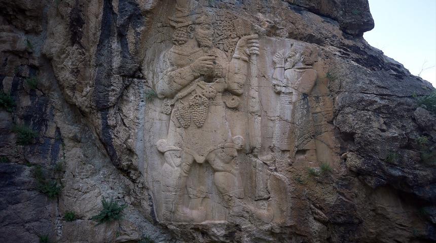 Bereketin 3 bin yıllık simgesi: İvriz Kaya Anıtı