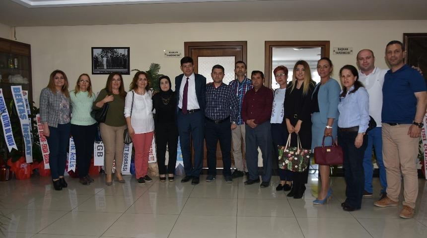 Hayvan dostu Başkana anlamlı hediye