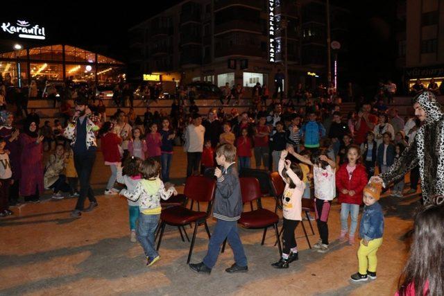 Çocuklar ramazan akşamları etkinlikleriyle coştu