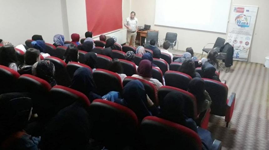 Kız Anadolu İmam Hatip Lisesinde &lsquo;Mesleki Tanıtım G&uuml;n&uuml;&rsquo;