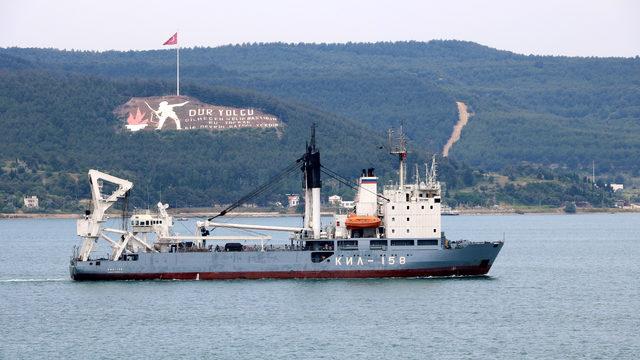 Rus askeri kurtarma gemisi, Çanakkale Boğazı'ndan geçti