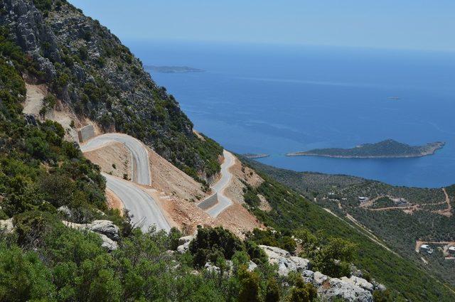 Kaş Bezirgan yolu asfaltlandı