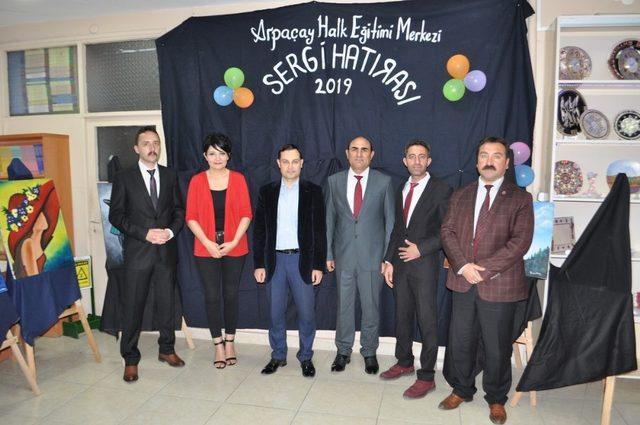 Arpaçay’da yıl sonu sergisi açıldı