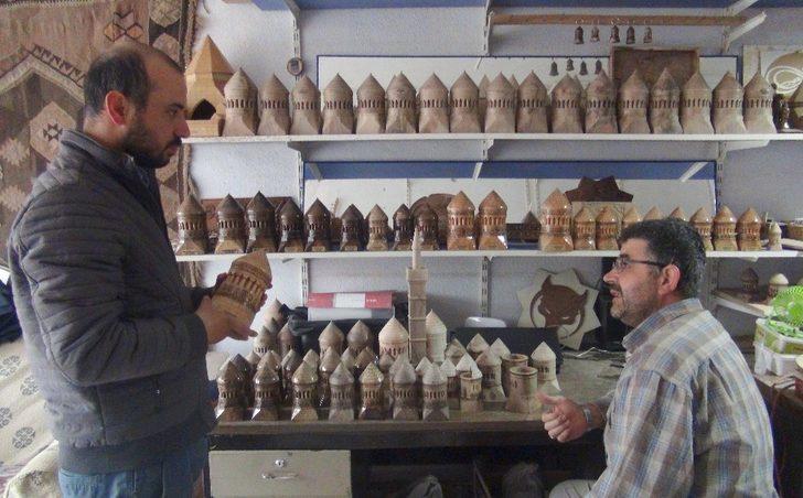 30 yıldır kümbetlerin maketini yapıyor G5