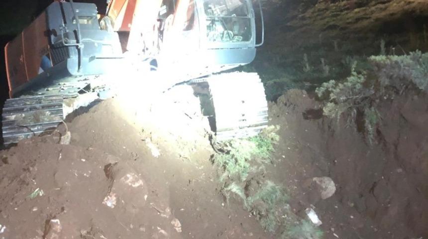 Kep&ccedil;eyle ka&ccedil;ak kazı yaparken yakalandılar