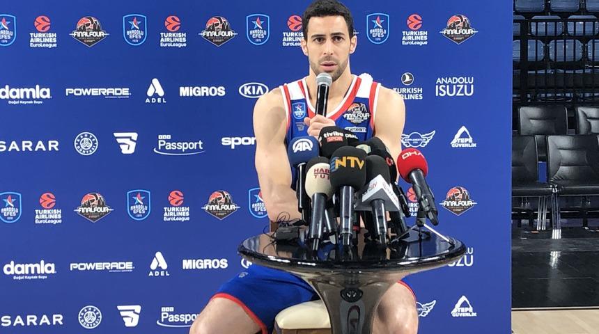 Anadolu Efes Doğuş Balbay'ın sözleşmesini 2 yıl uzattı