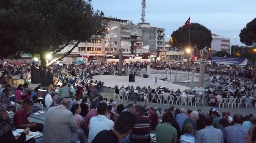 Başkan Koştu&rsquo;dan iftar sofrasında &ouml;rnek hareket