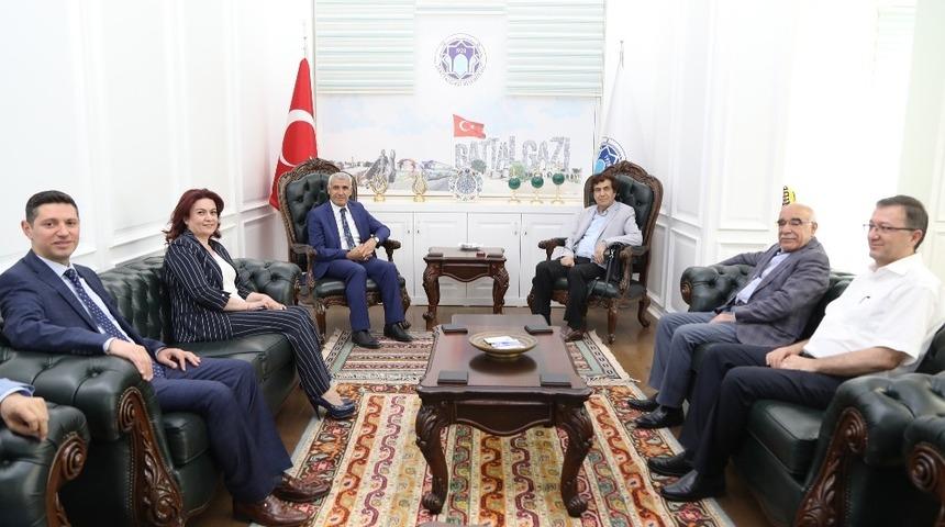 MASİAD Başkanı G&uuml;ng&ouml;r, Başkan G&uuml;der ile bir araya geldi