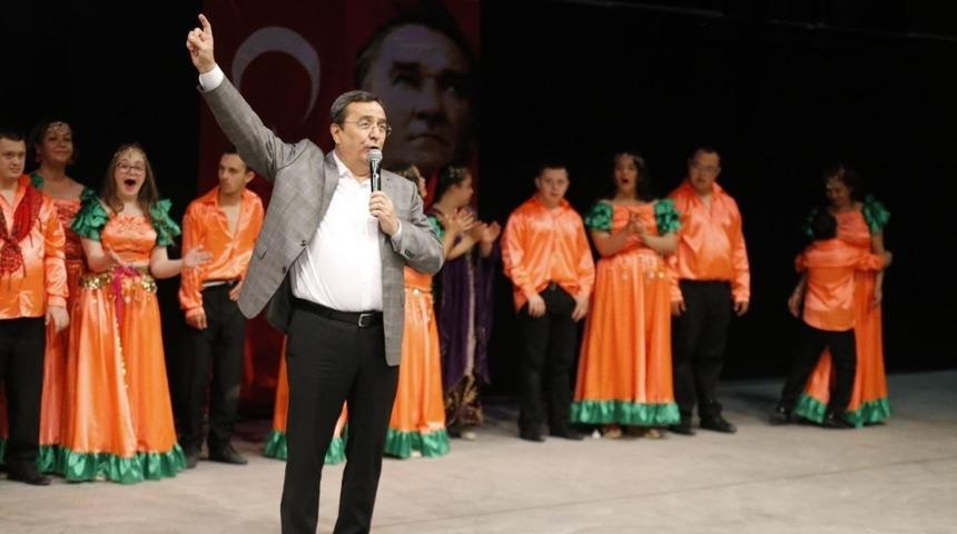 Konak&rsquo;ta halk oyunları coşkusu