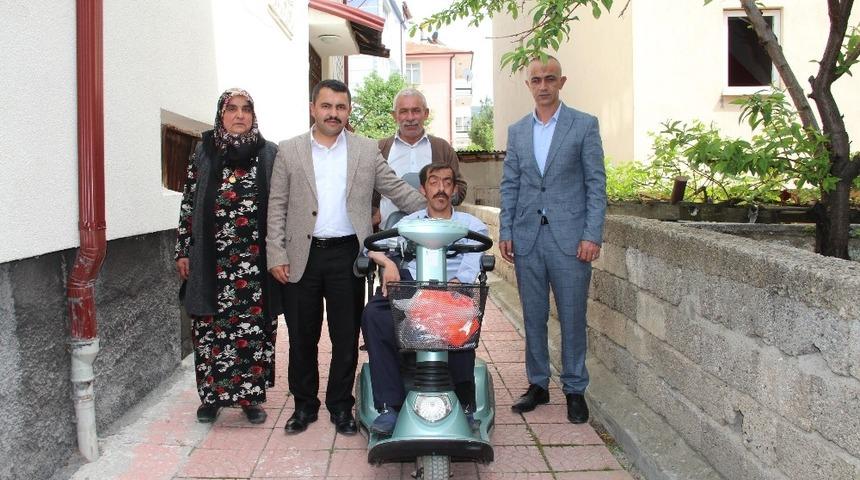 Tebrik &ccedil;i&ccedil;ekleri yerine ak&uuml;l&uuml; ara&ccedil;