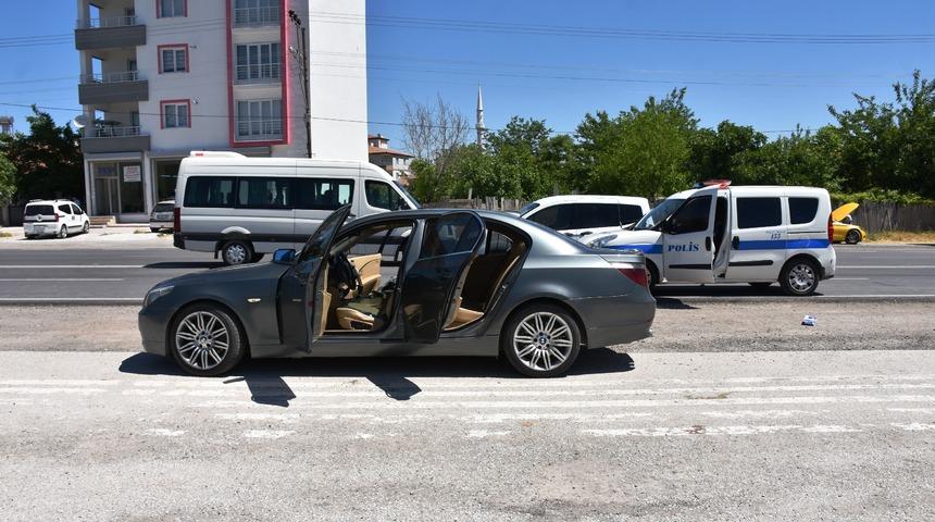 Kendisini bıçaklayan kadını hastaneden çıkınca tüfekle vurdu