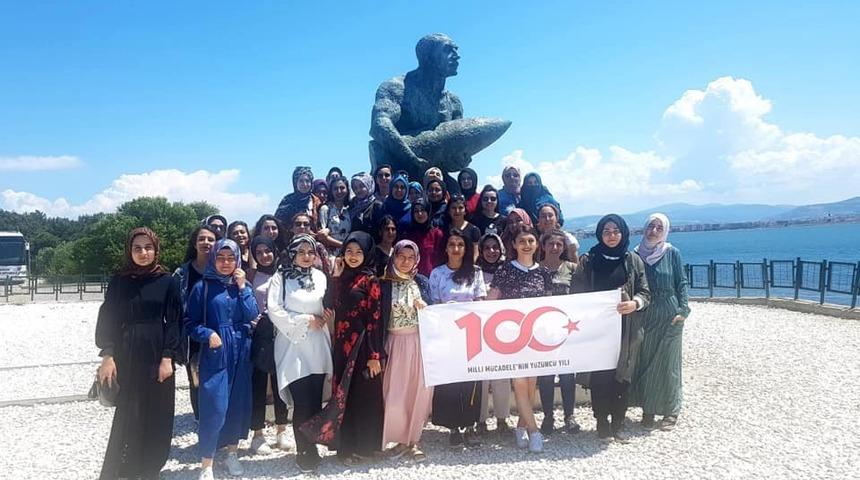 Milli M&uuml;cadele&rsquo;nin 100. yılında gen&ccedil;ler ecdadın izinde