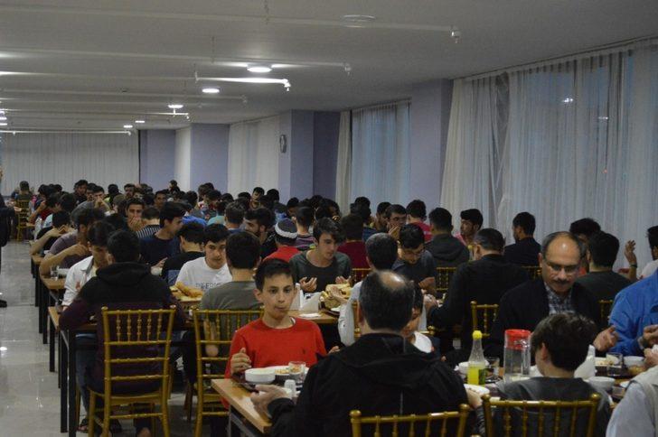 Sıla Öğrenci Yurdu’ndan iftar programı G2