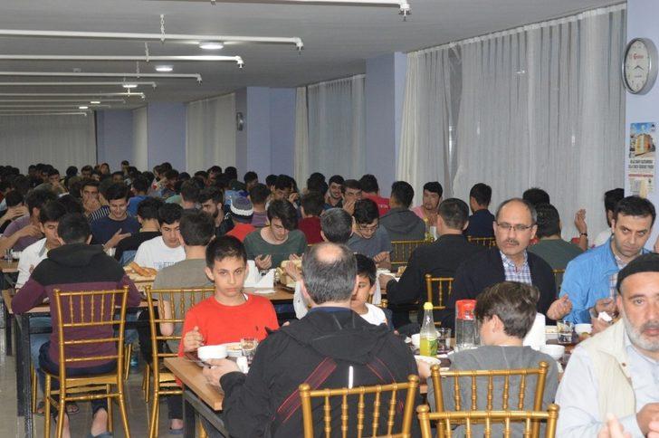 Sıla Öğrenci Yurdu’ndan iftar programı G5