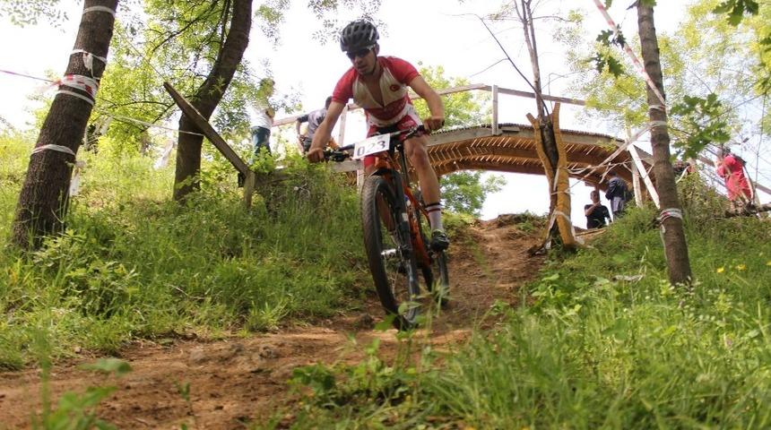 İn&ouml;n&uuml; &Uuml;niversitesi Bisiklet Topluluğu&rsquo;ndan b&uuml;y&uuml;k başarı