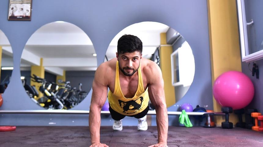 &Ccedil;ocukken &ccedil;ok zayıf olduğu i&ccedil;in spora başlamıştı, şimdi ise...